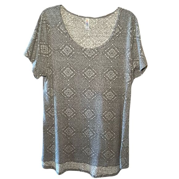 LuLaRoe Tops - Lularoe Classic Tee